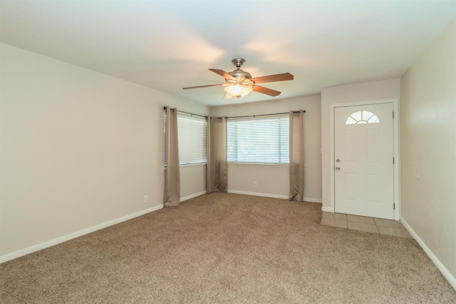 117 Manning Avenue Reedley, CA 93654 - Photo 3 of 22 Gallery Image 3