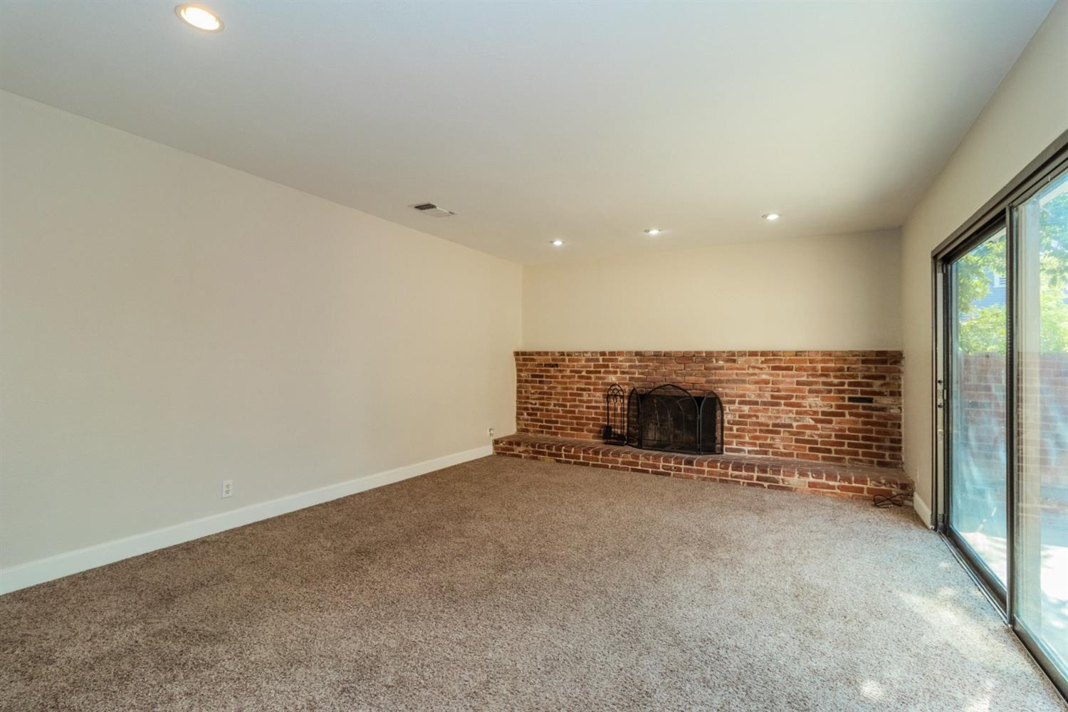 117 Manning Avenue Reedley, CA 93654 - Photo 4 of 22 Gallery Image 4