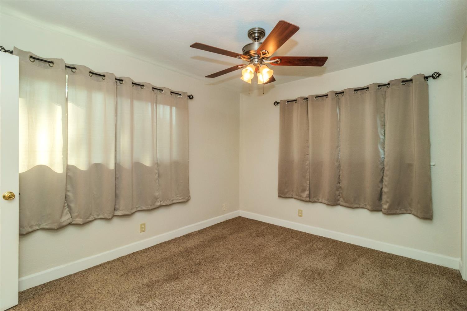 117 Manning Avenue Reedley, CA 93654 - Photo 9 of 22 Gallery Image 9