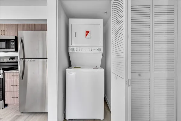 $2,000 | 175 Northwest 160th Street, Unit 206, North Miami Beach, FL 33169