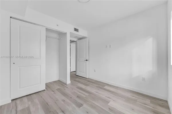 $2,000 | 175 Northwest 160th Street, Unit 206, North Miami Beach, FL 33169