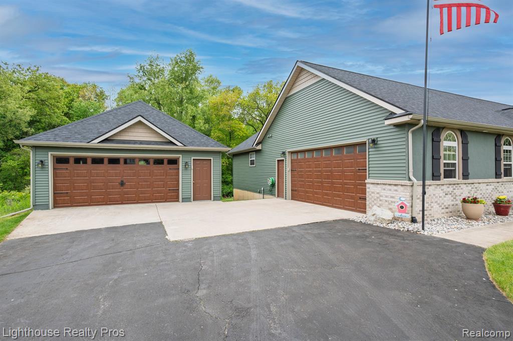 2363 Sundance Ridge Howell, MI 48843 - Photo 37 of 45