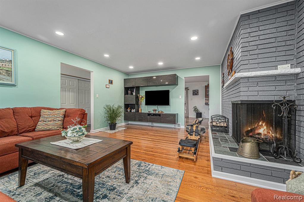 115 Boyken Road Rochester Hills, MI 48307 - Photo 4 of 30