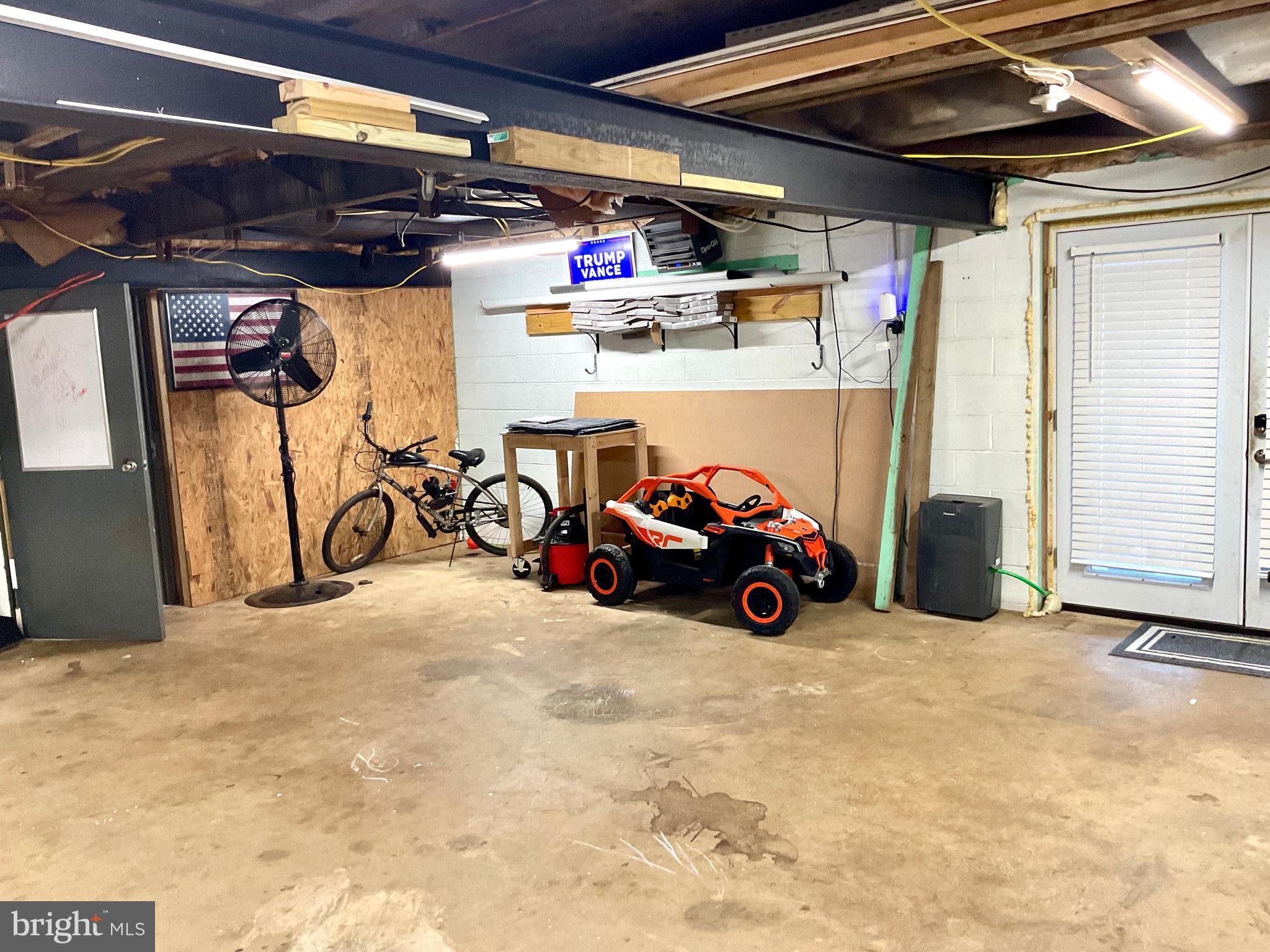 971 Dry Wells Road Quarryville, PA 17566 - Photo 35 of 37 a view of parking garage with cars