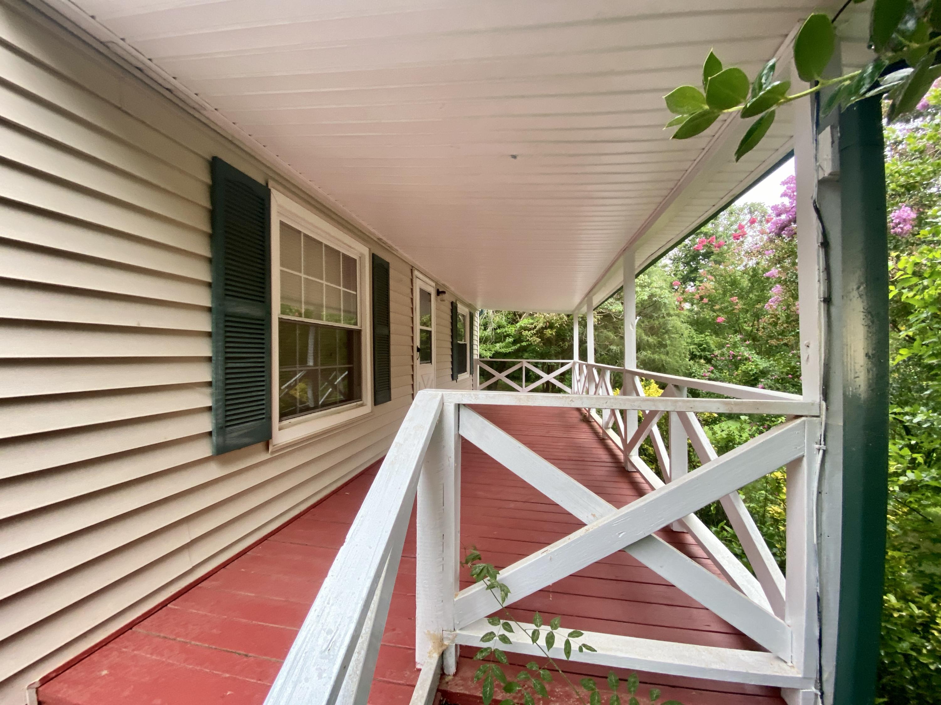 138 Durman Road Sweetwater, TN 37874 - Photo 3 of 28 Front porch entry