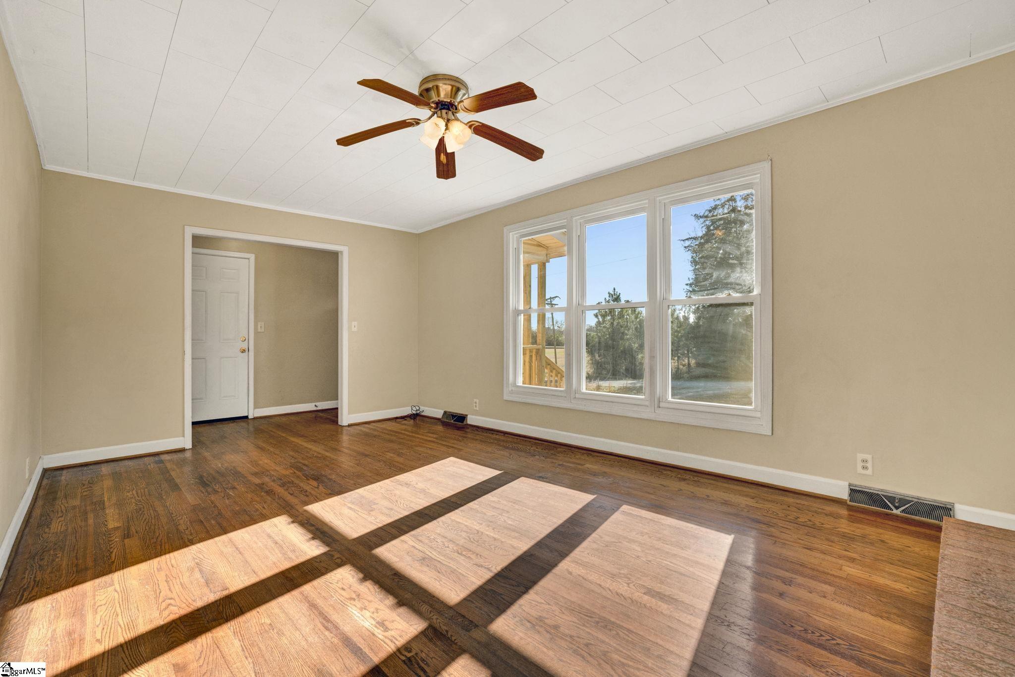 301 Dixon Street Clinton, SC 29325 - Photo 9 of 43