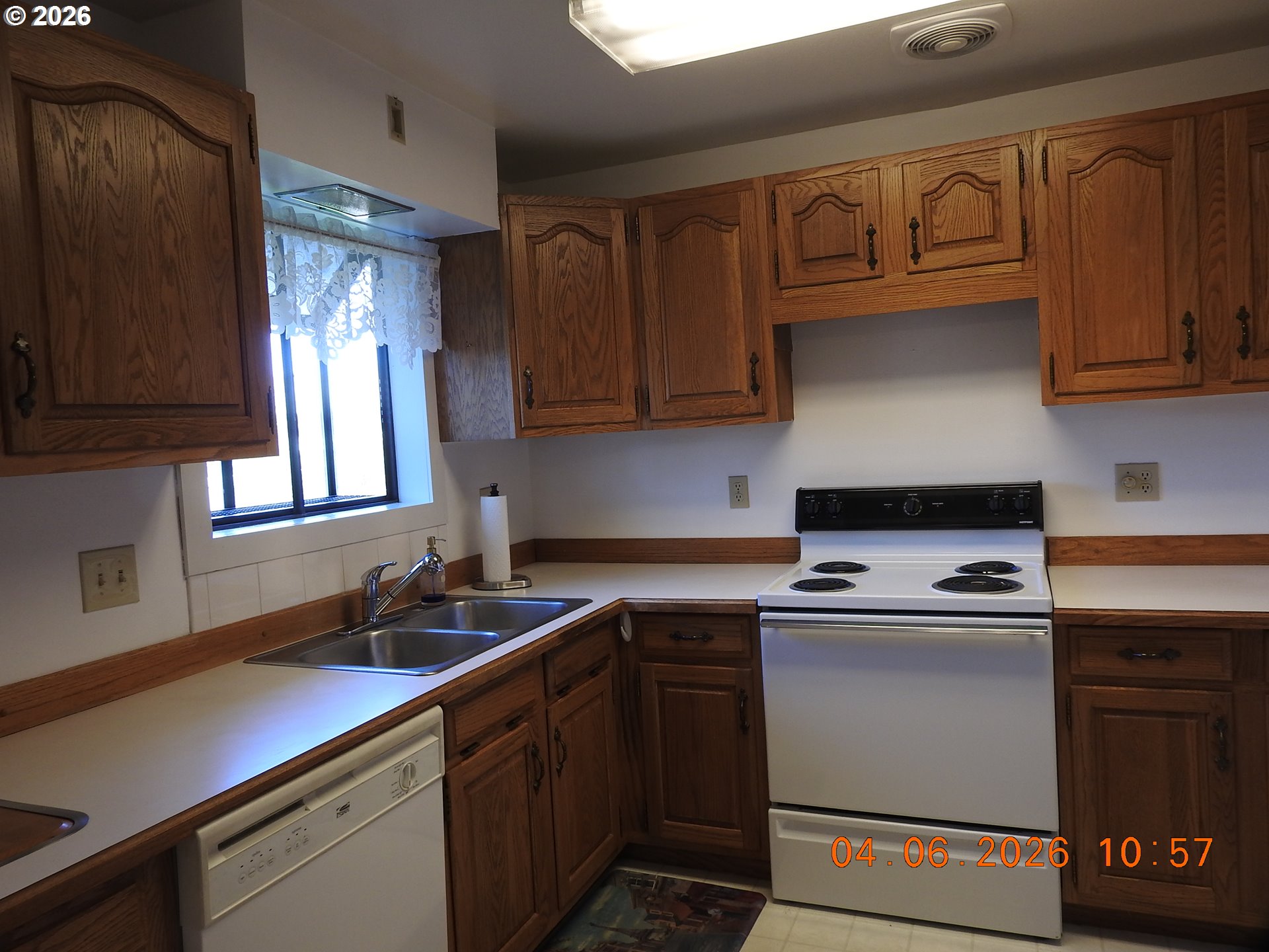 1415 Thompson Road Woodburn, OR 97071 - Photo 14 of 29