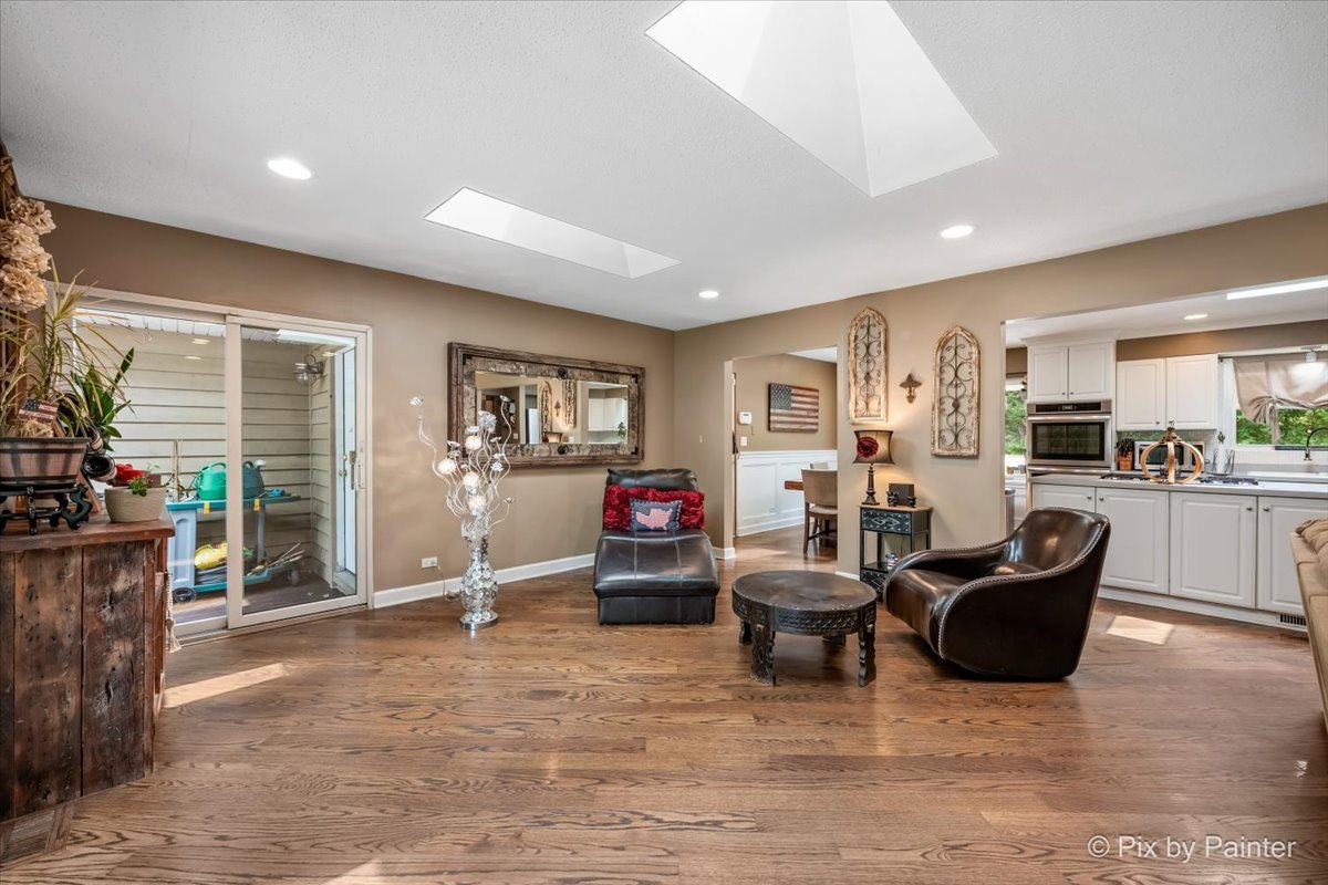 1S660 Winfield Road Wheaton, IL 60189 - Photo 8 of 29 Gallery Image 8