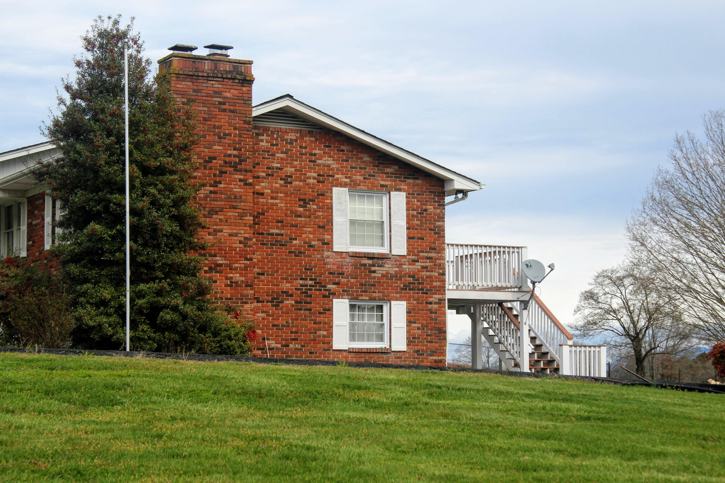 970 Old Stage Road Gray, TN 37615 - Photo 5 of 36 5 - Side of House