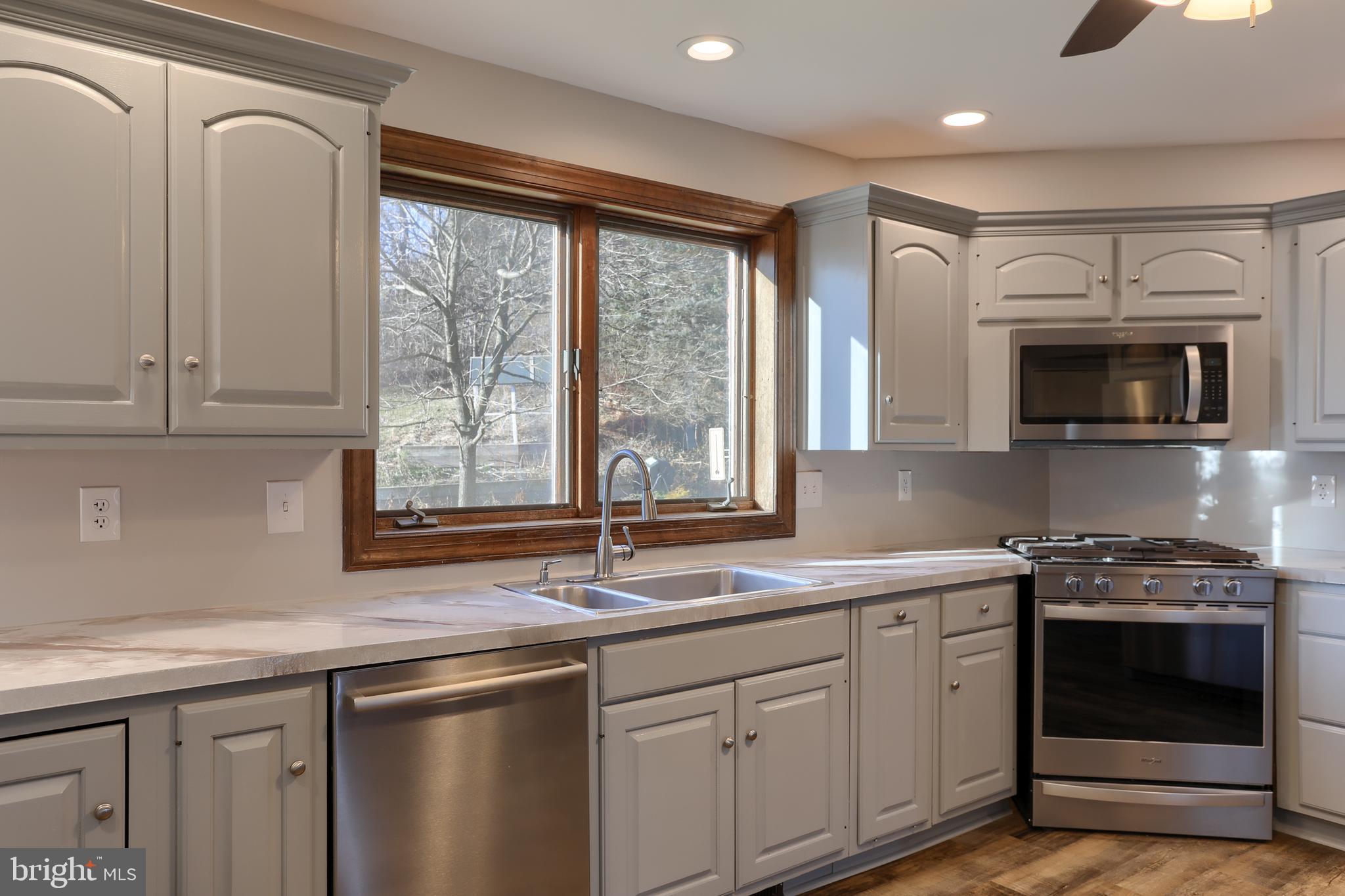 56 Forest Road Robesonia, PA 19551 - Photo 17 of 73 Gas cooking, stainless appliances
