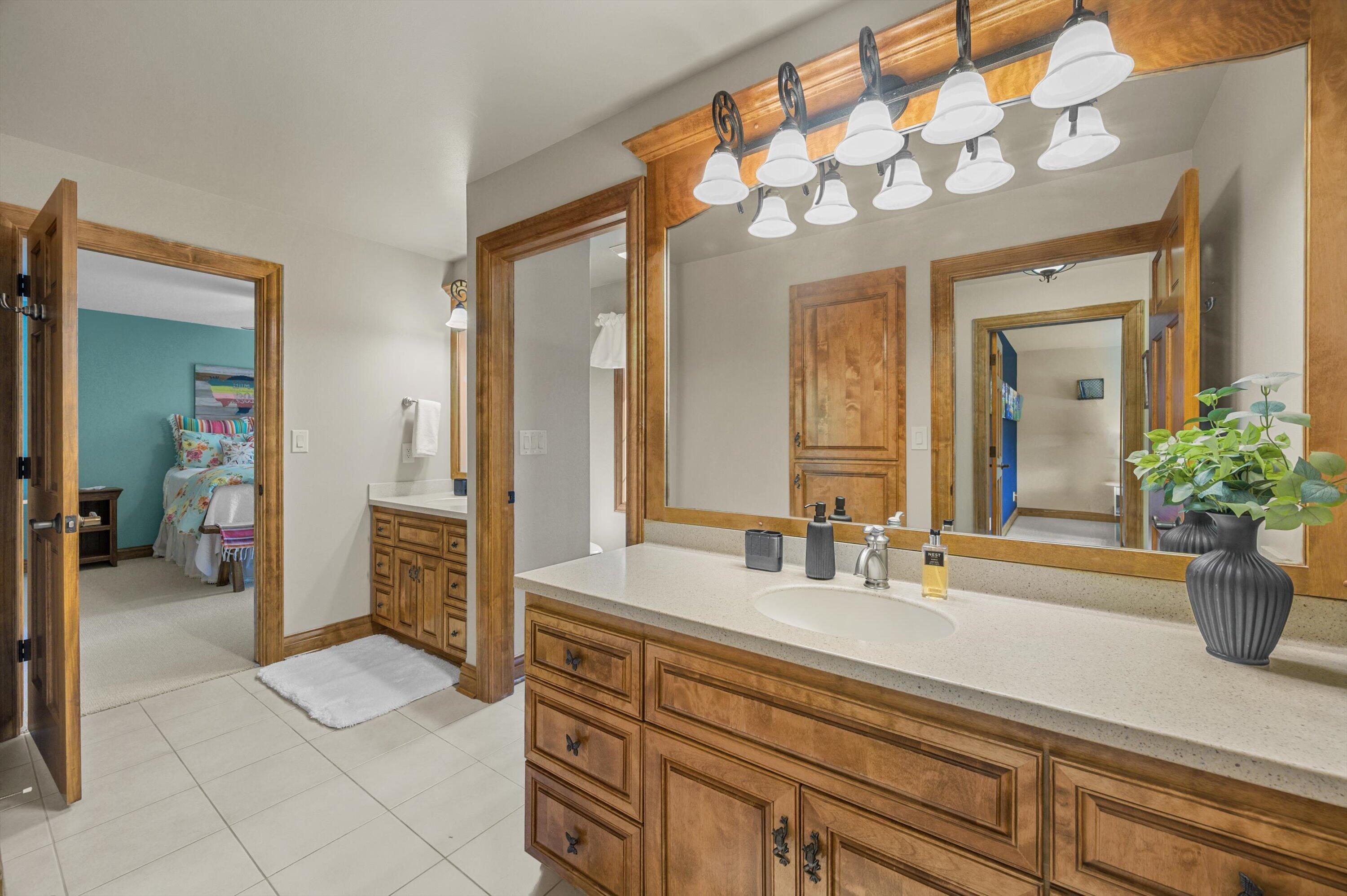 264 Steeple Pointe Circle Delafield, WI 53018 - Photo 55 of 120 Bath