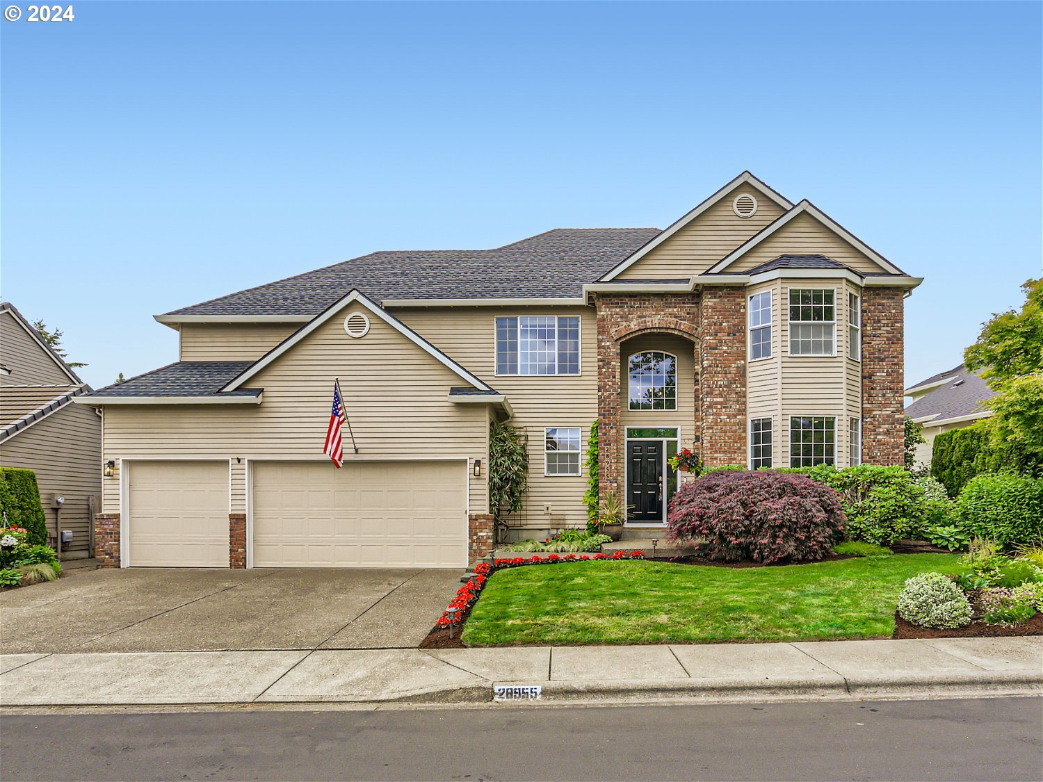 28955 Southwest Meadows Loop Wilsonville, OR 97070 - Photo 2 of 31 Gallery Image 2