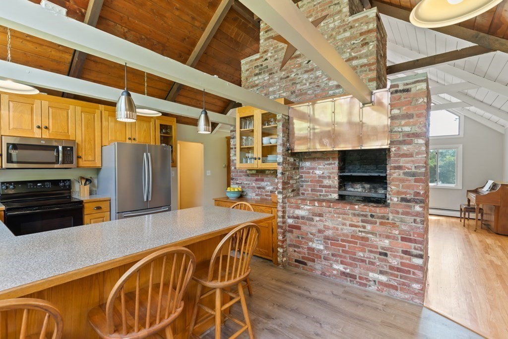 114 Ipswich Road Boxford, MA 01921 - Photo 11 of 38