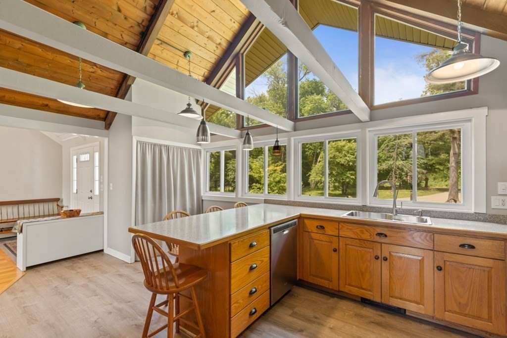 114 Ipswich Road Boxford, MA 01921 - Photo 10 of 38