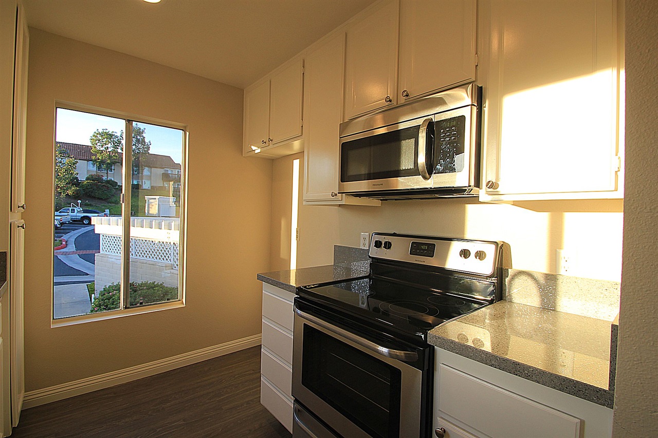 918 South Rancho Santa Fe Road, Unit E San Marcos, CA 92078 - Photo 5 of 14