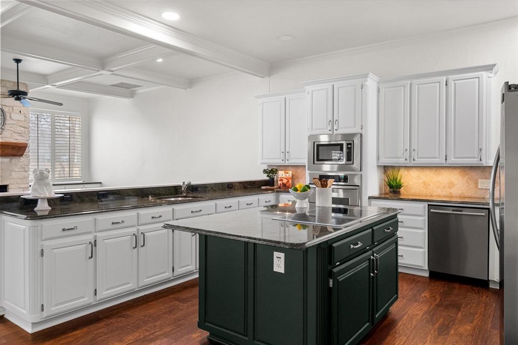 916 Riviera Drive Mansfield, TX 76063 - Photo 12 of 40