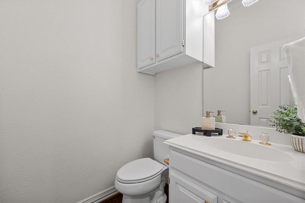 916 Riviera Drive Mansfield, TX 76063 - Photo 19 of 40