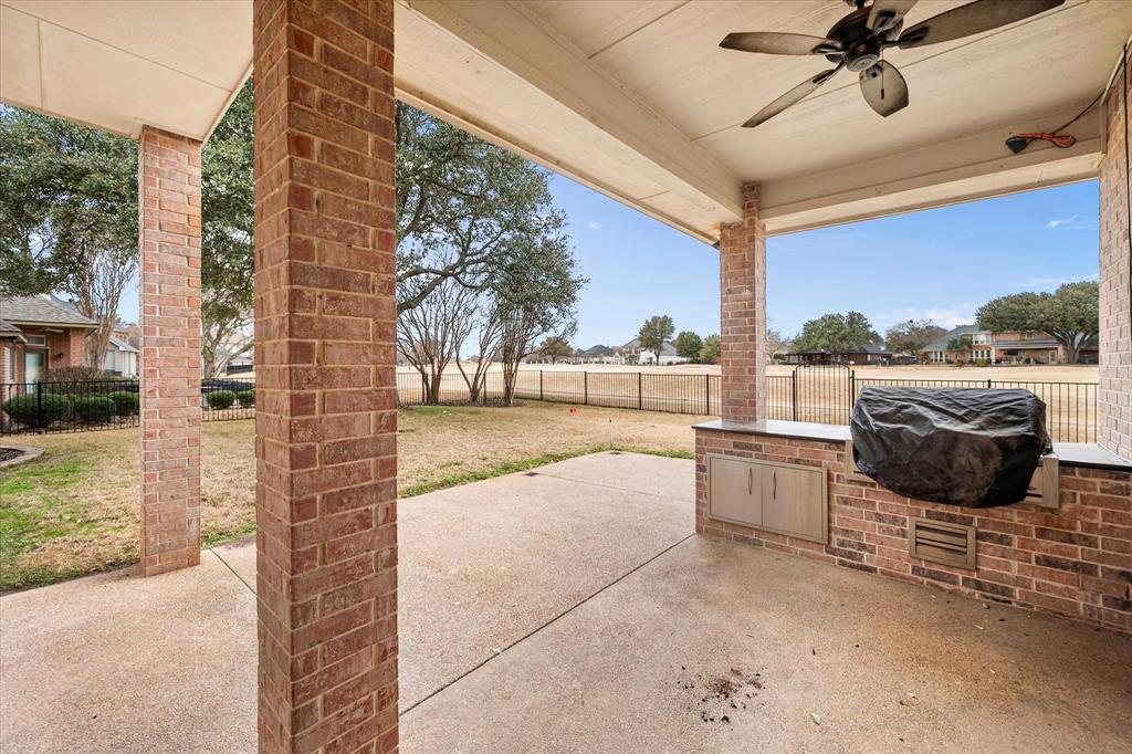 916 Riviera Drive Mansfield, TX 76063 - Photo 33 of 40
