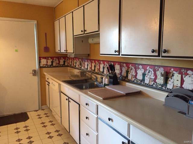 29 Birchwood Road Litchfield, IL 62056 - Photo 5 of 16 Gallery Image 5