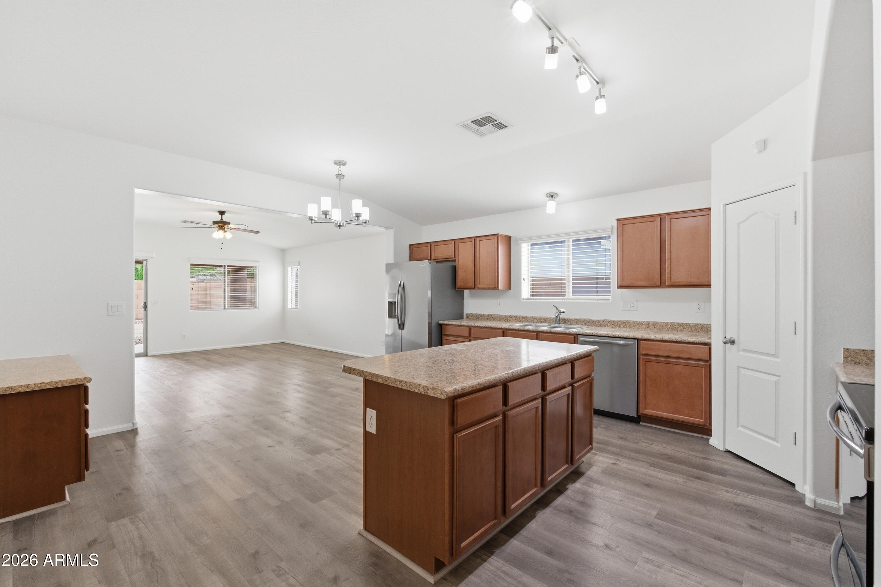 3890 East Graphite Road San Tan Valley, AZ 85143 - Photo 25 of 35 Kitchen