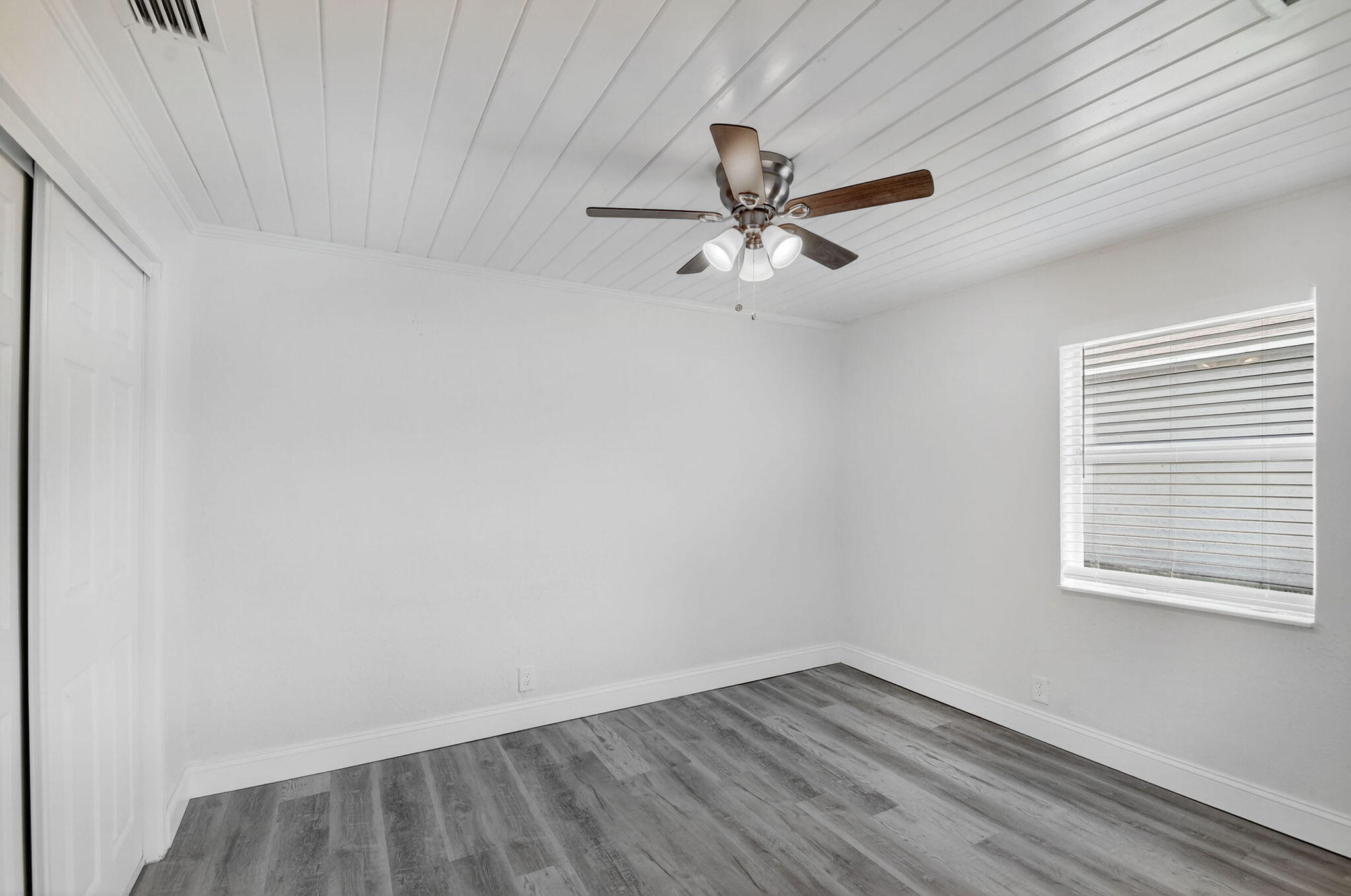 1373 West 30th Street Riviera Beach, FL 33404 - Photo 19 of 25 21-web-or-mls-21-print-021_DSC_1730