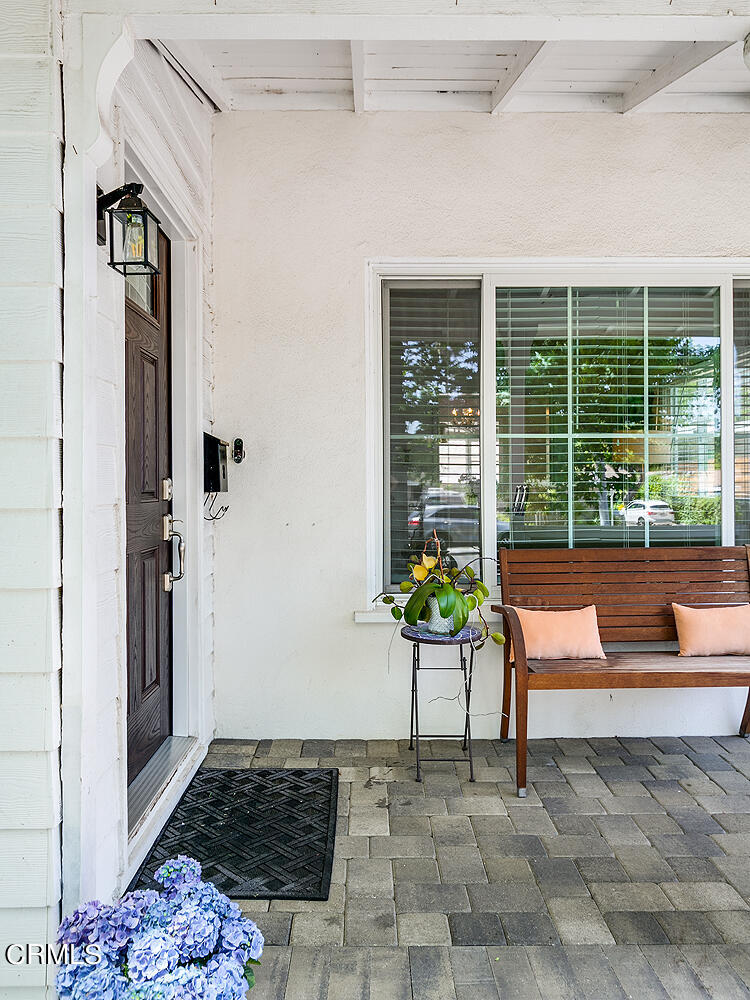 2375 East Woodlyn Road Pasadena, CA 91104 - Photo 4 of 33 a house view with a outdoor space