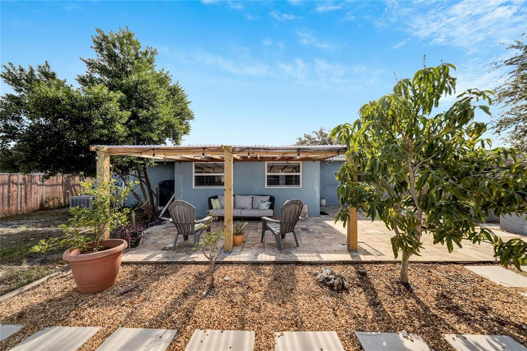 2138 Timber Lane Clearwater, FL 33763 - Photo 4 of 58