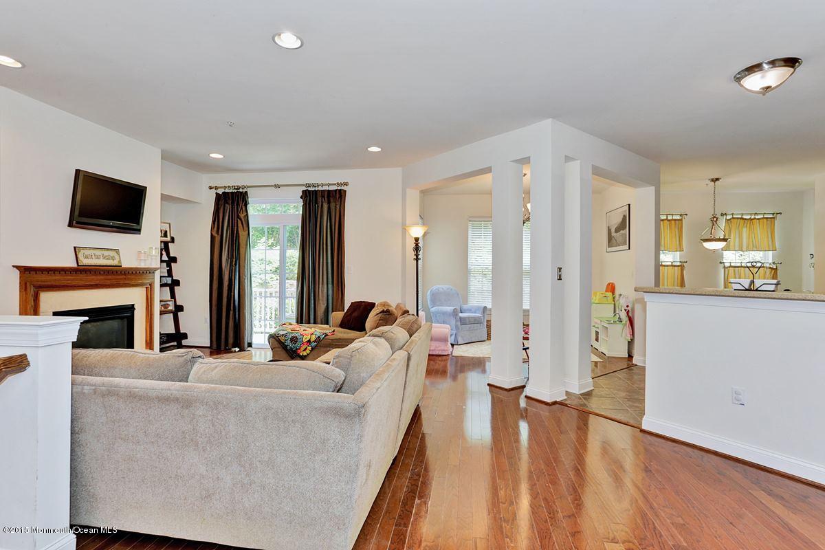 806 Abby Road Middletown, NJ 07748 - Photo 14 of 24 livingroom2_1200