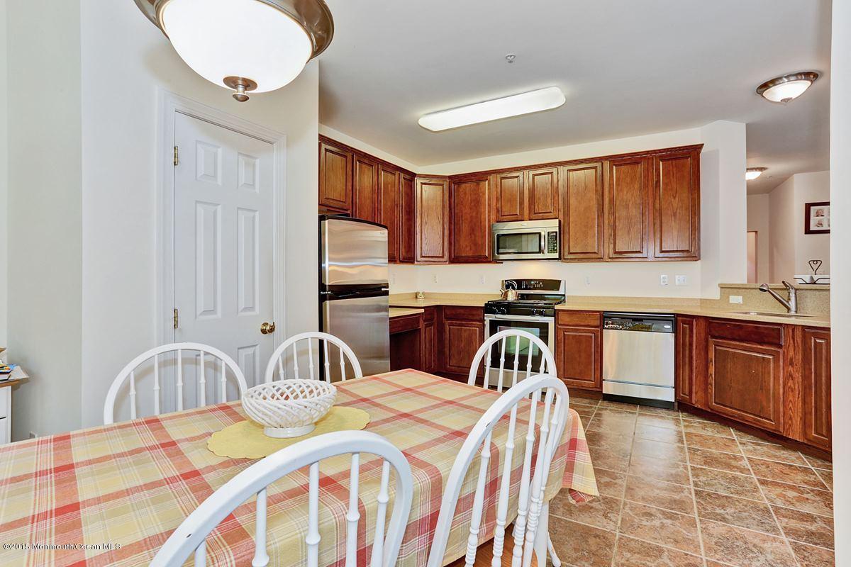 806 Abby Road Middletown, NJ 07748 - Photo 20 of 24 breakfastarea_1200