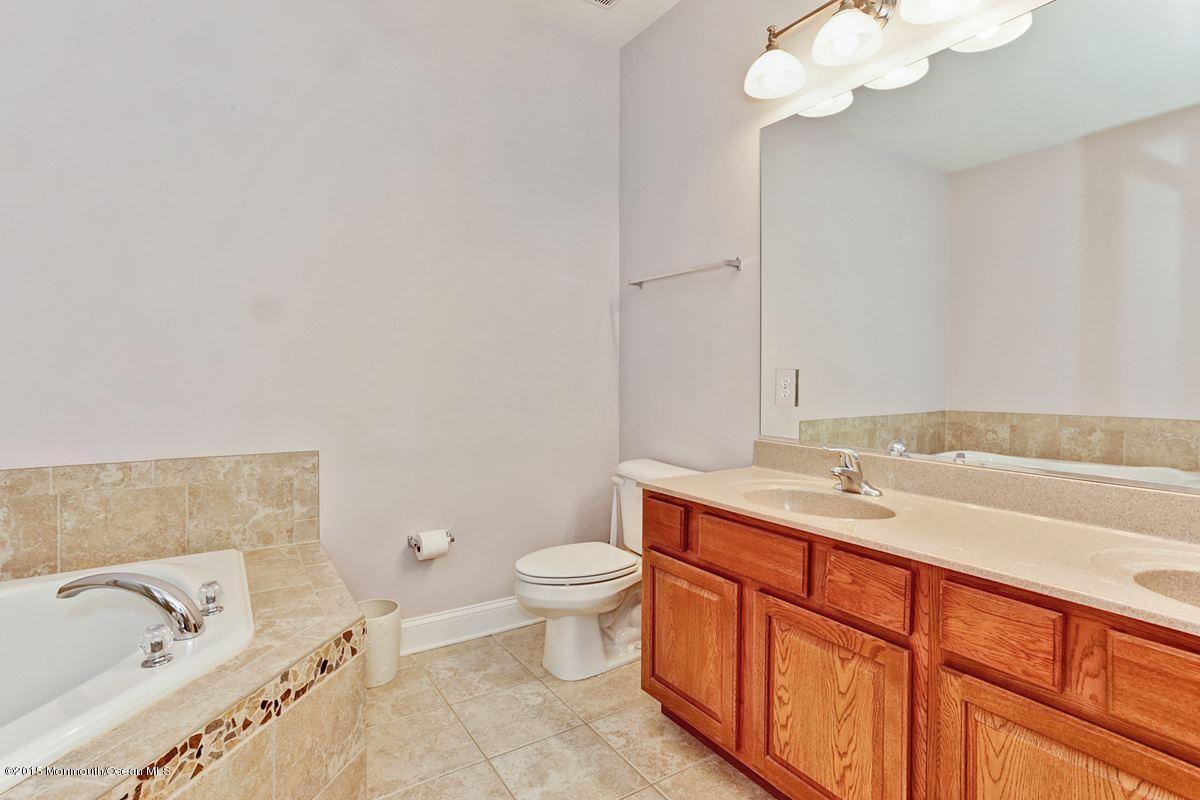 806 Abby Road Middletown, NJ 07748 - Photo 3 of 24 masterbathroom_1200