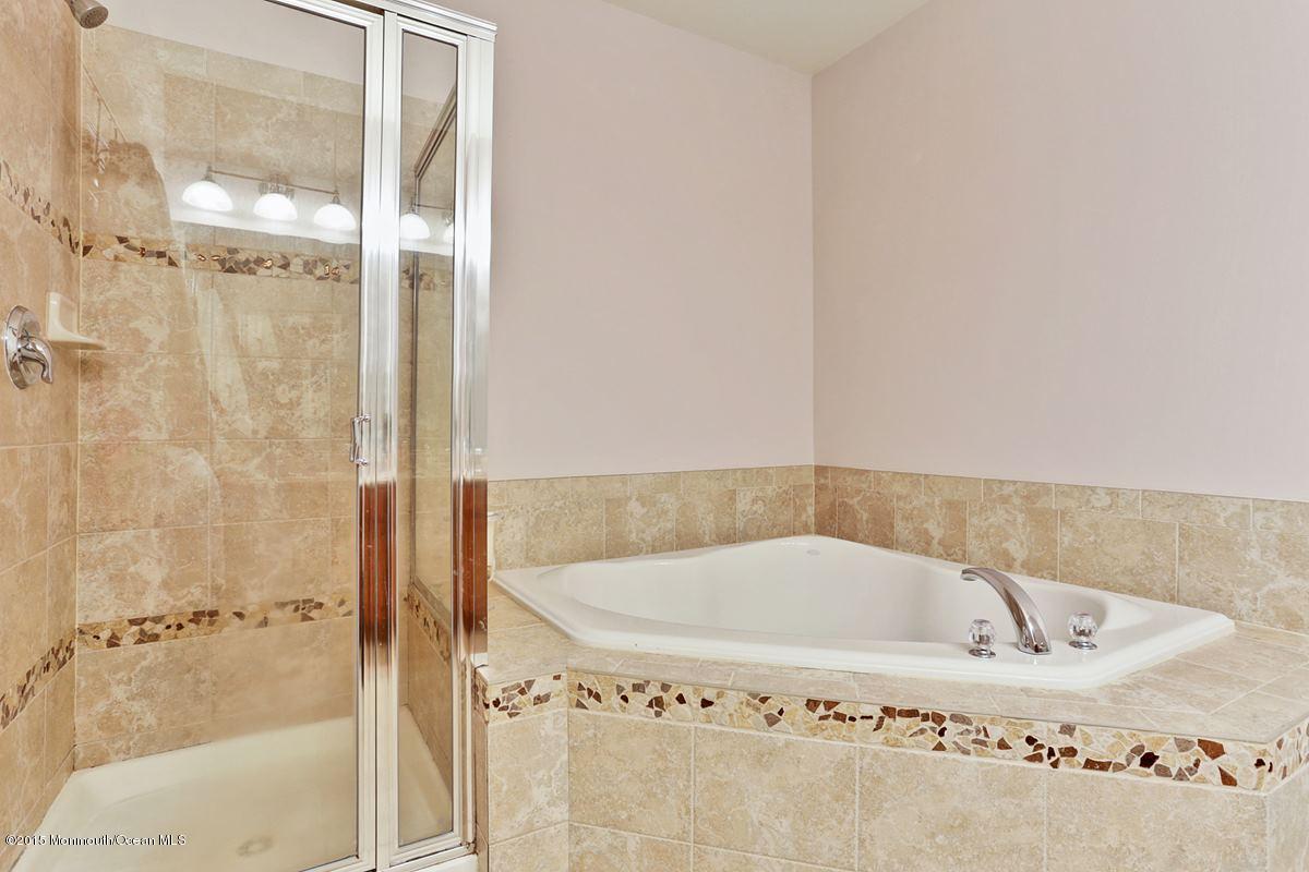 806 Abby Road Middletown, NJ 07748 - Photo 4 of 24 masterbathroom1_1200