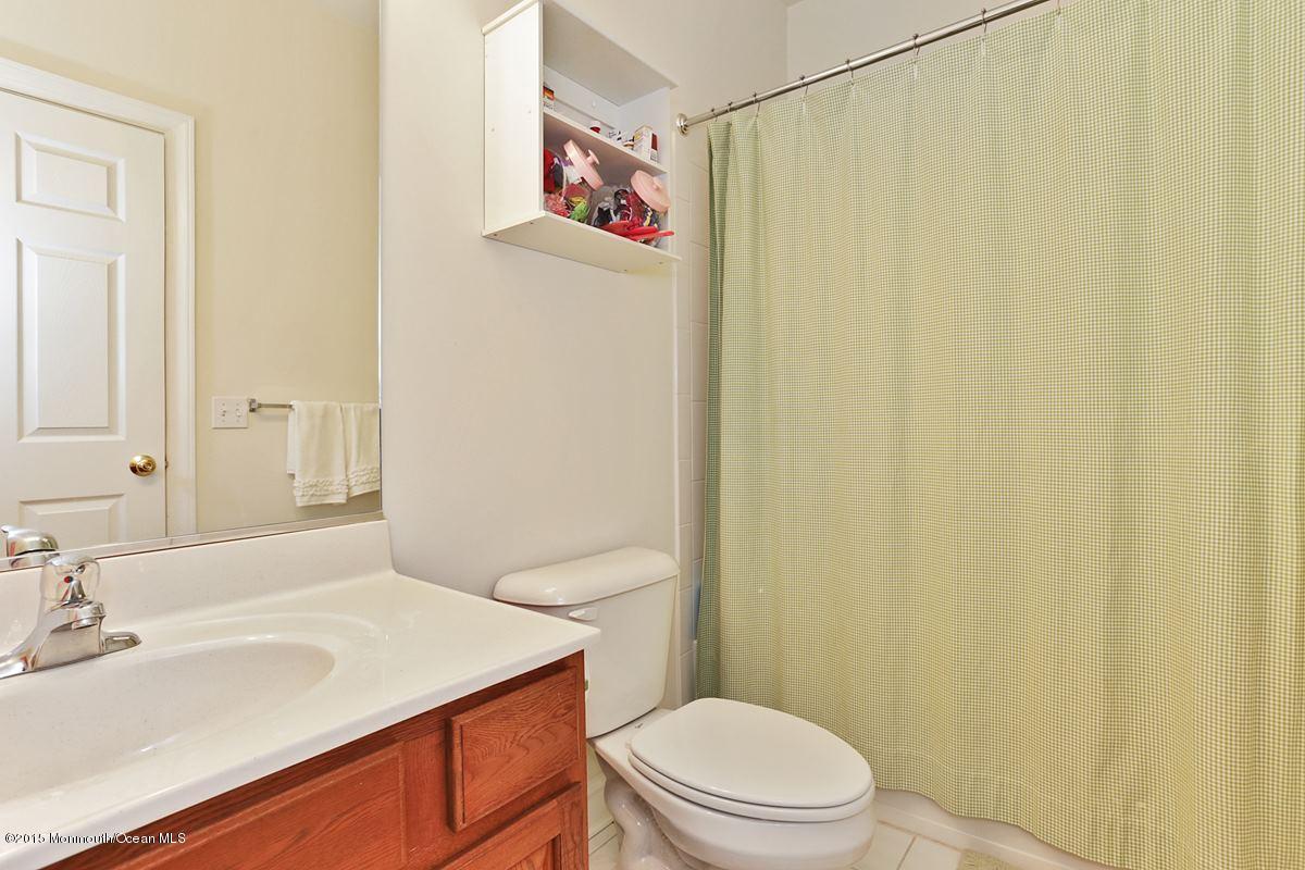806 Abby Road Middletown, NJ 07748 - Photo 6 of 24 bathroom_1200