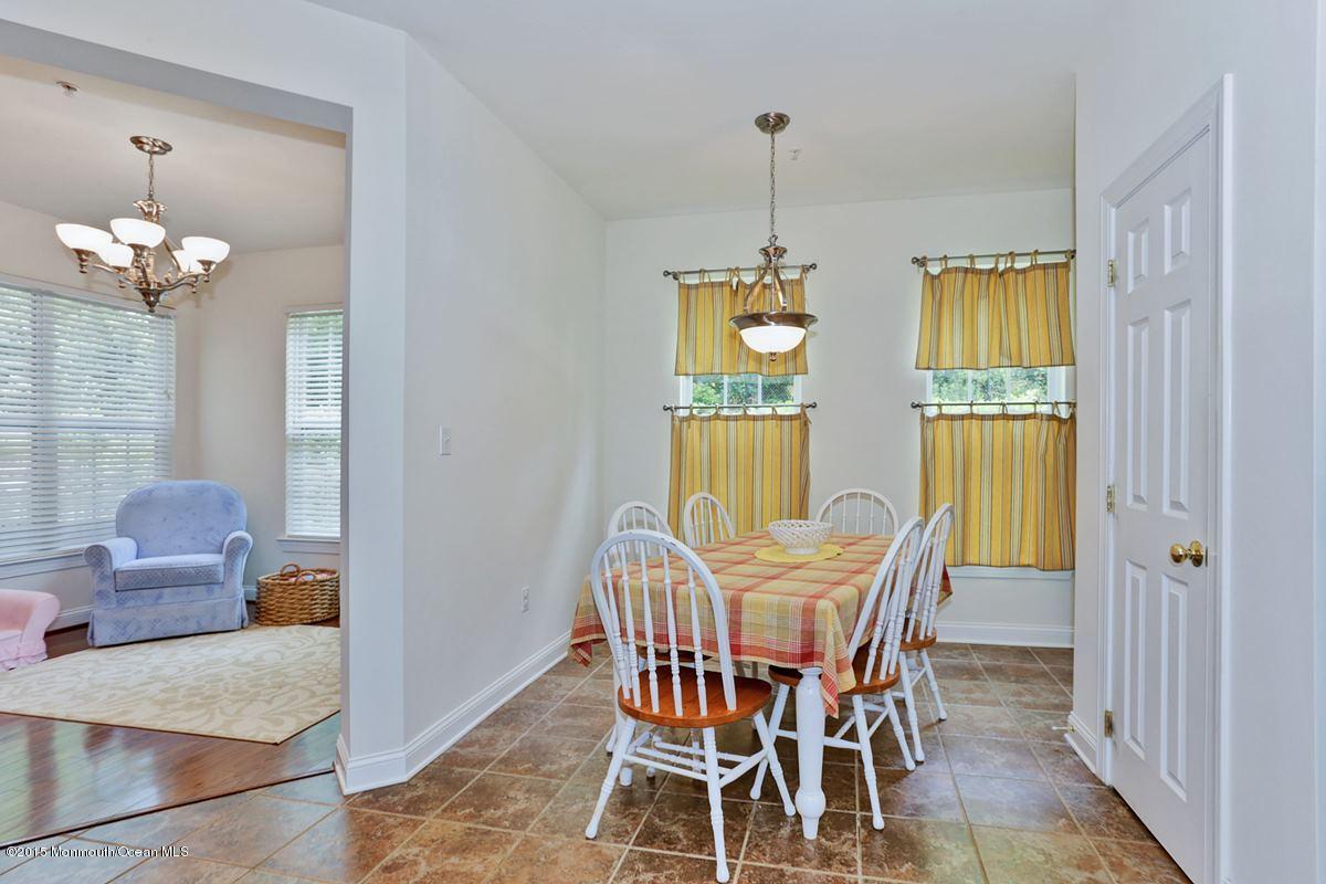 806 Abby Road Middletown, NJ 07748 - Photo 7 of 24 breakfastarea1_1200