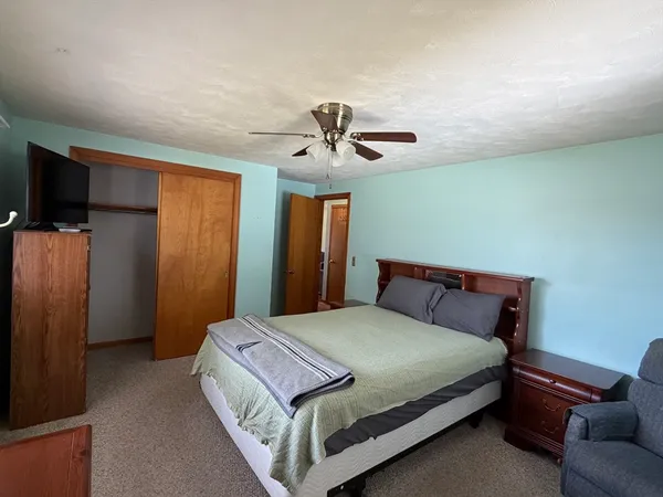 $319,900 | 129 Fernbank Road, Springfield, MA 01129