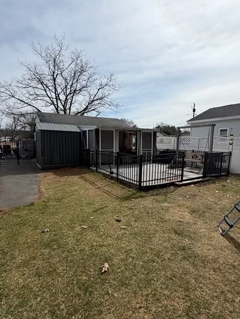 $319,900 | 129 Fernbank Road, Springfield, MA 01129