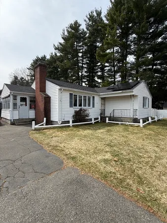 $319,900 | 129 Fernbank Road, Springfield, MA 01129