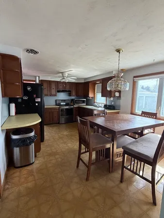 $319,900 | 129 Fernbank Road, Springfield, MA 01129