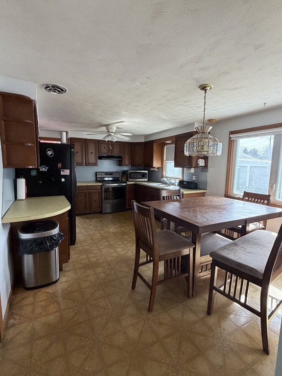 129 Fernbank Road Springfield, MA 01129 - Photo 8 of 24