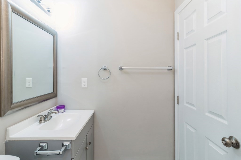 6 Lydon Lane, Unit E2 Halifax, MA 02338 - Photo 14 of 15