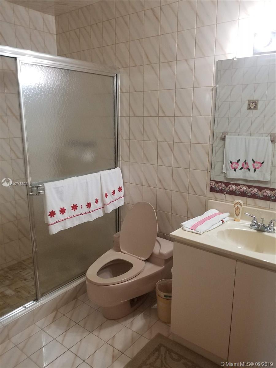 5131 Southwest 186th Avenue Southwest Ranches, FL 33332 - Photo 16 of 36 Gallery Image 16