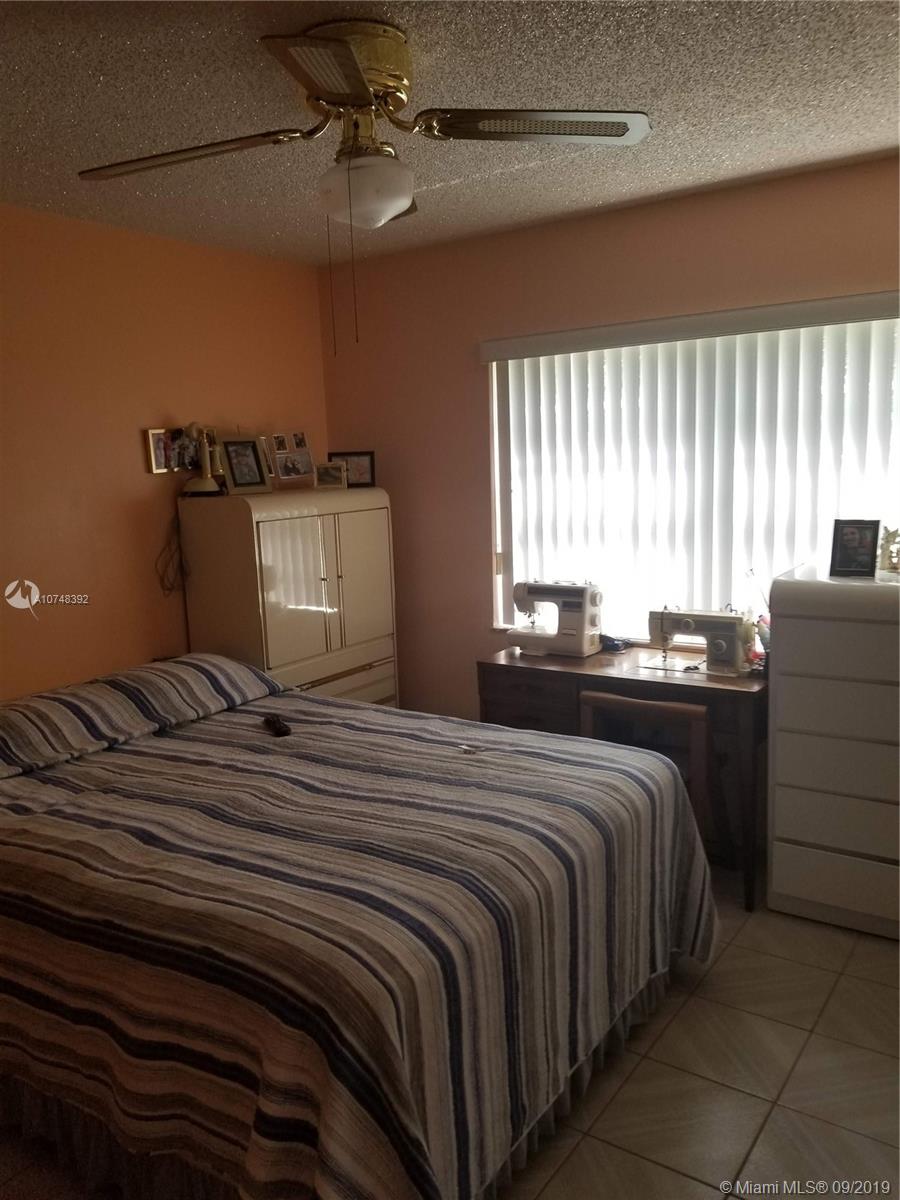 5131 Southwest 186th Avenue Southwest Ranches, FL 33332 - Photo 17 of 36 Gallery Image 17