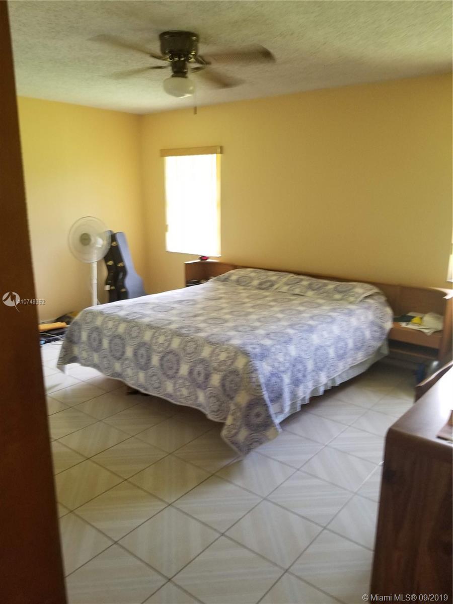 5131 Southwest 186th Avenue Southwest Ranches, FL 33332 - Photo 9 of 36 Gallery Image 9