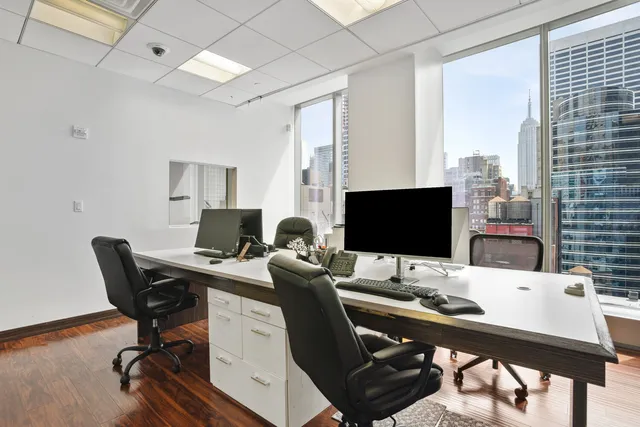 $6,800,000 | 50 West 47th Street, Unit 1711 | Midtown Central