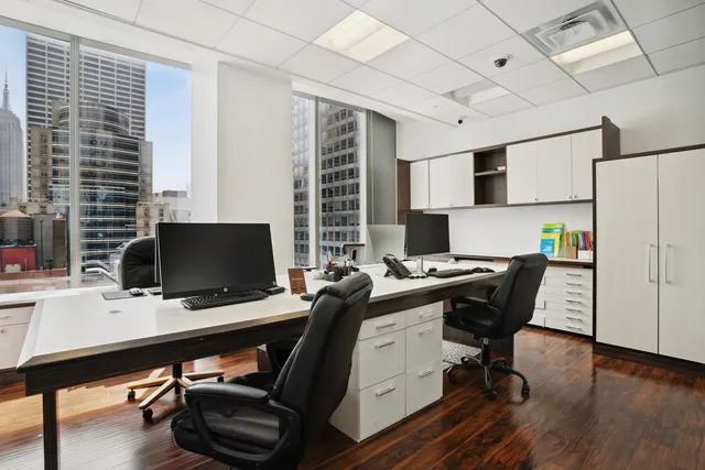 $6,800,000 | 50 West 47th Street, Unit 1711 | Midtown Central