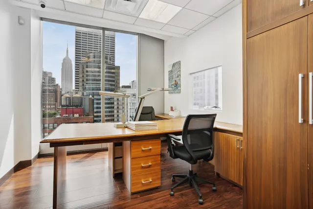 $6,800,000 | 50 West 47th Street, Unit 1711 | Midtown Central