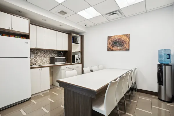 $6,800,000 | 50 West 47th Street, Unit 1711 | Midtown Central