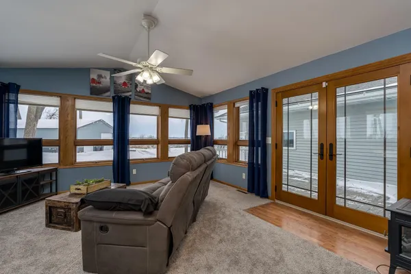 $499,000 | 34907 790th Avenue, Madelia, MN 56062