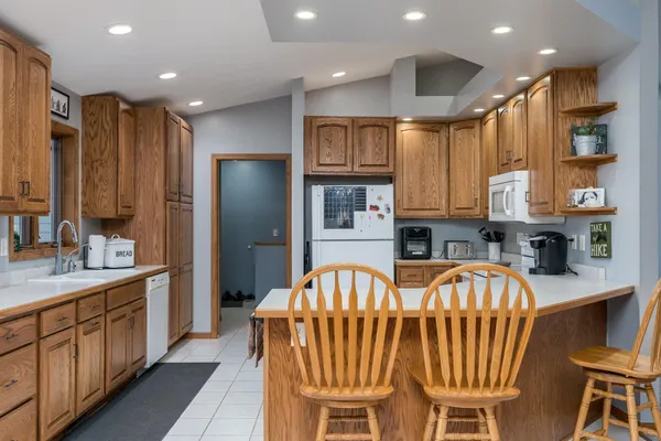 $499,000 | 34907 790th Avenue, Madelia, MN 56062