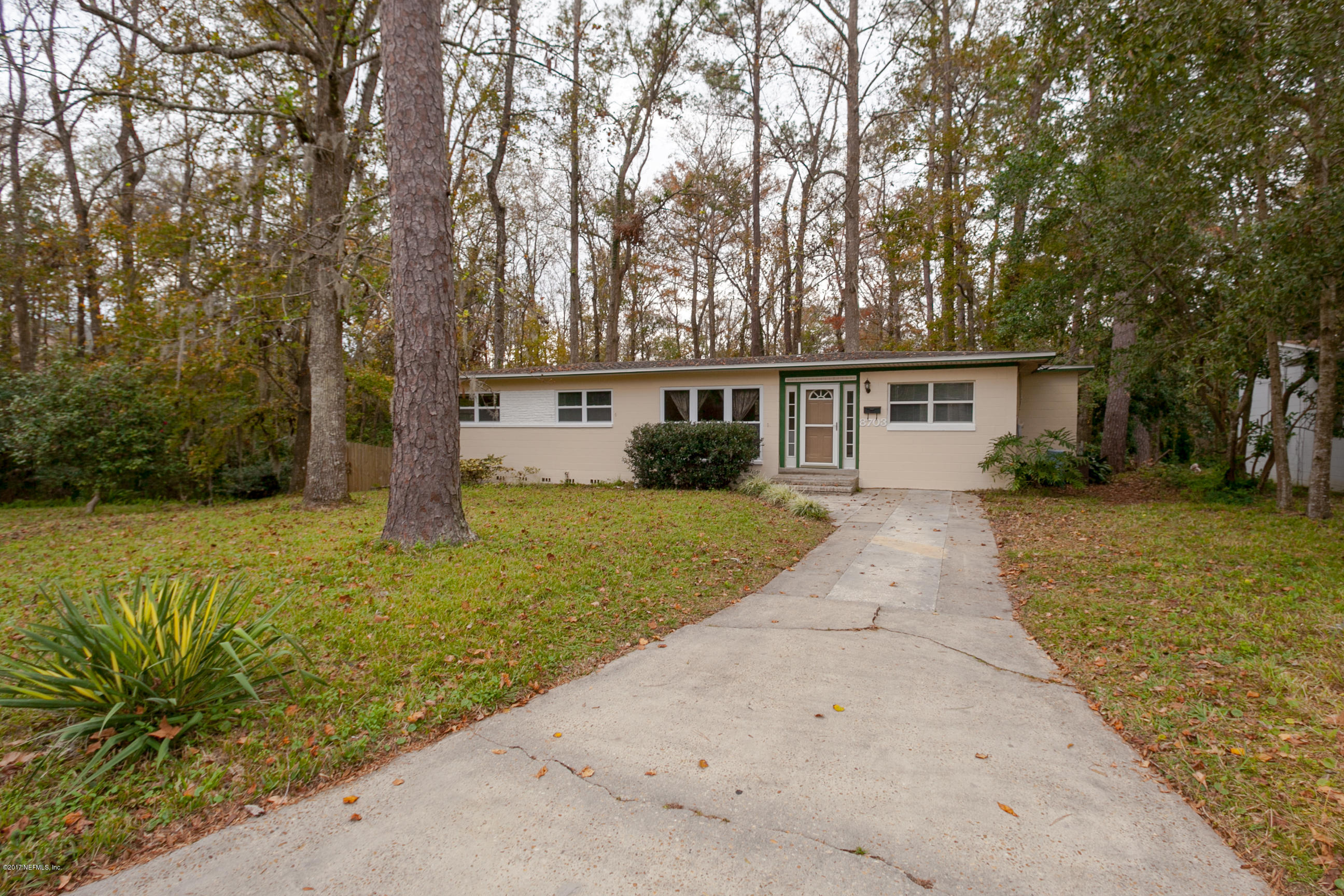 8703 Ricardo Lane Jacksonville, FL 32216 - Photo 5 of 36 Front View 2
