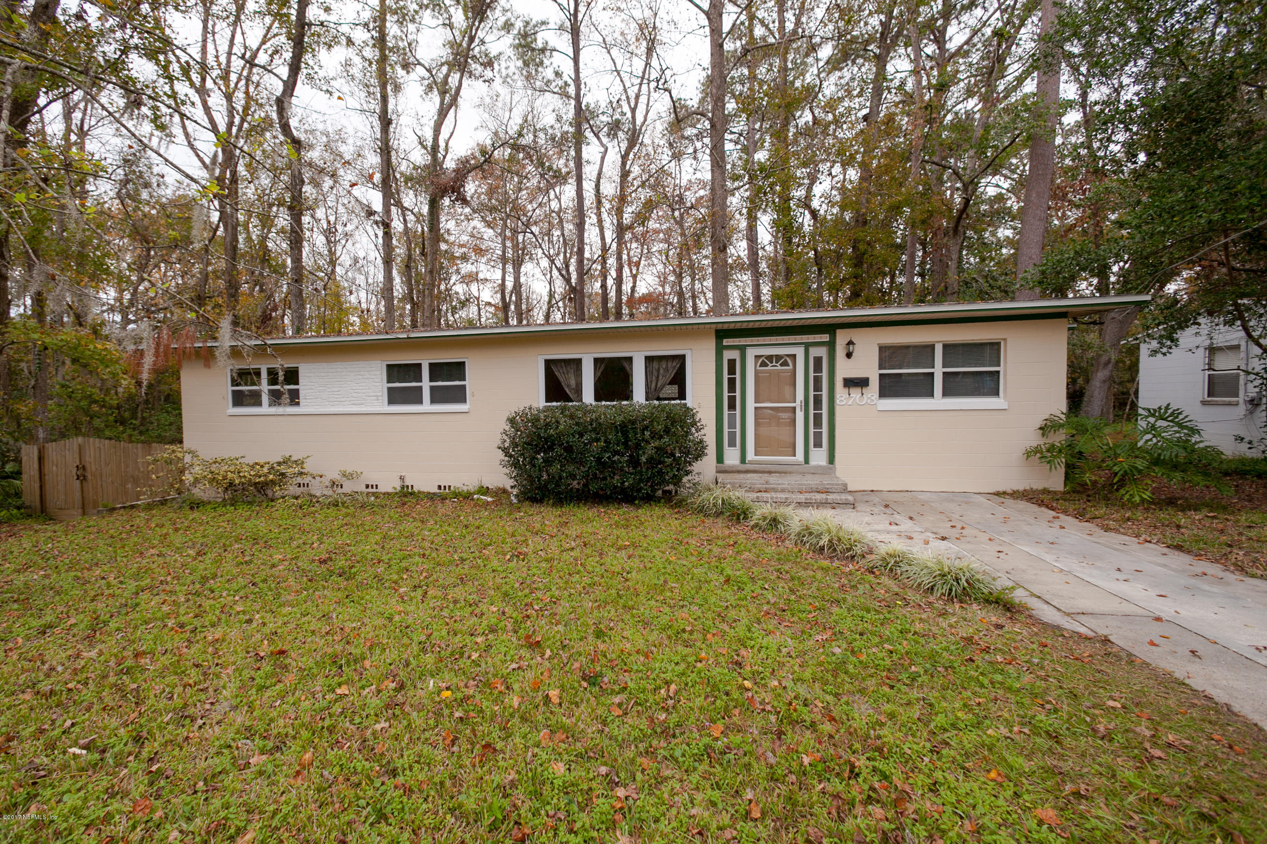 8703 Ricardo Lane Jacksonville, FL 32216 - Photo 7 of 36 Front View 5